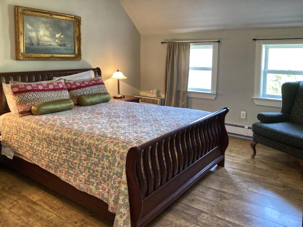 Lunenburg Arms Hotel Екстериор снимка