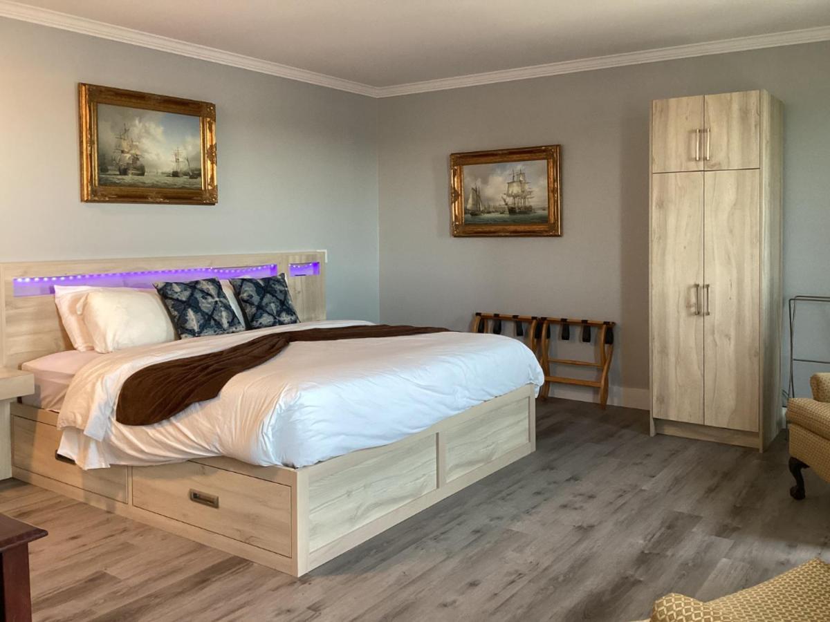 Lunenburg Arms Hotel Екстериор снимка