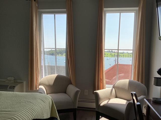 Lunenburg Arms Hotel Екстериор снимка