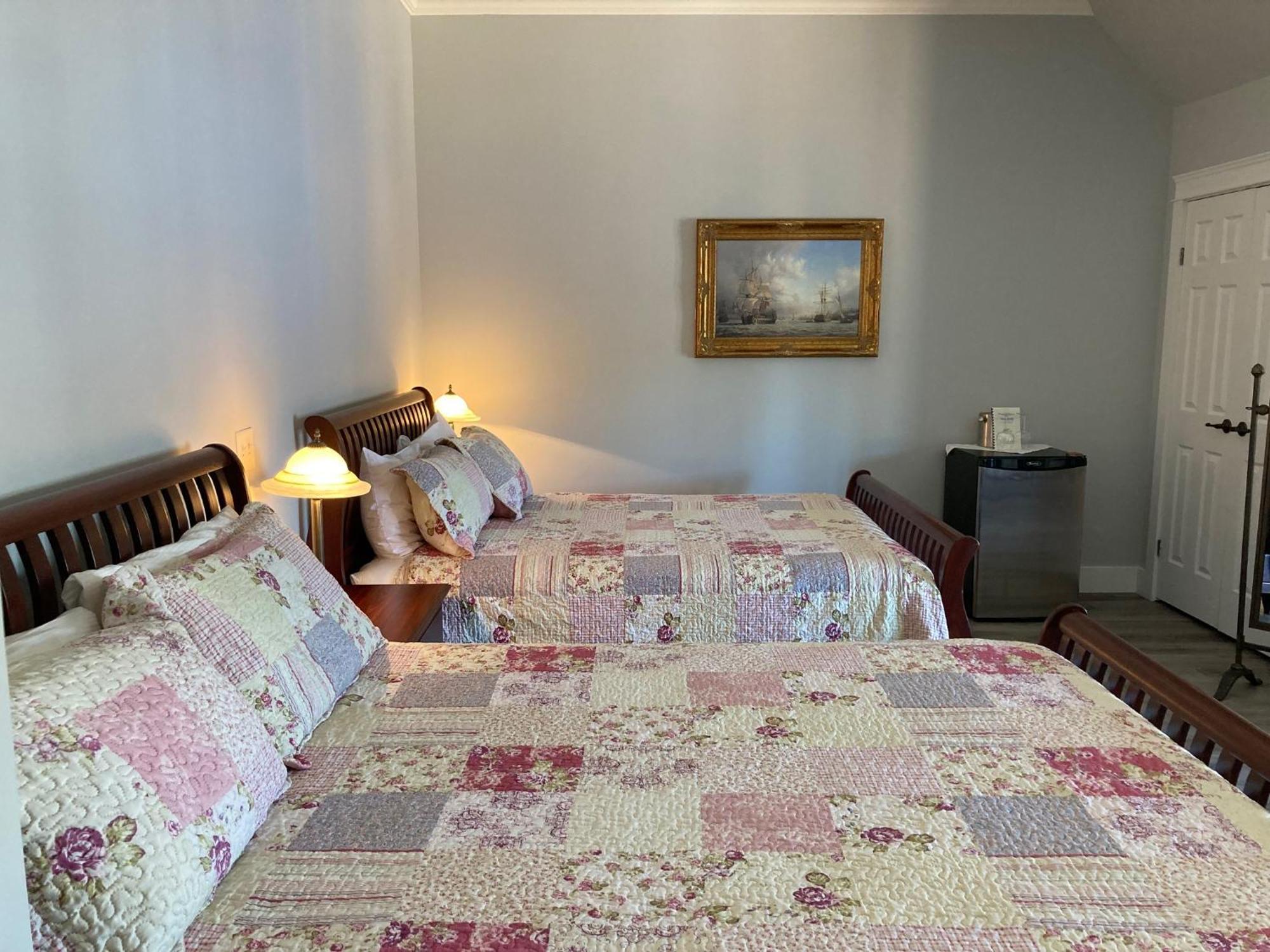 Lunenburg Arms Hotel Екстериор снимка