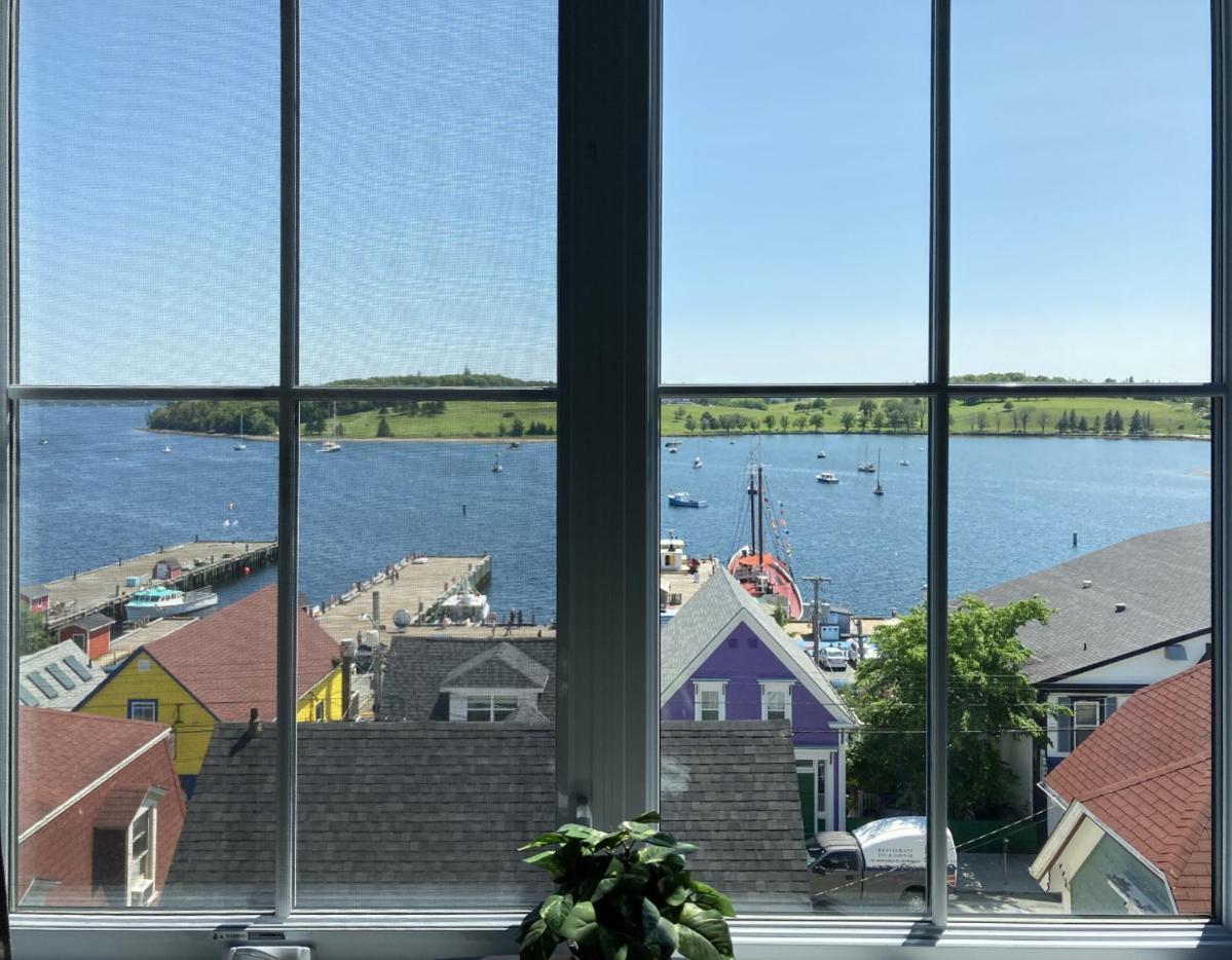 Lunenburg Arms Hotel Екстериор снимка
