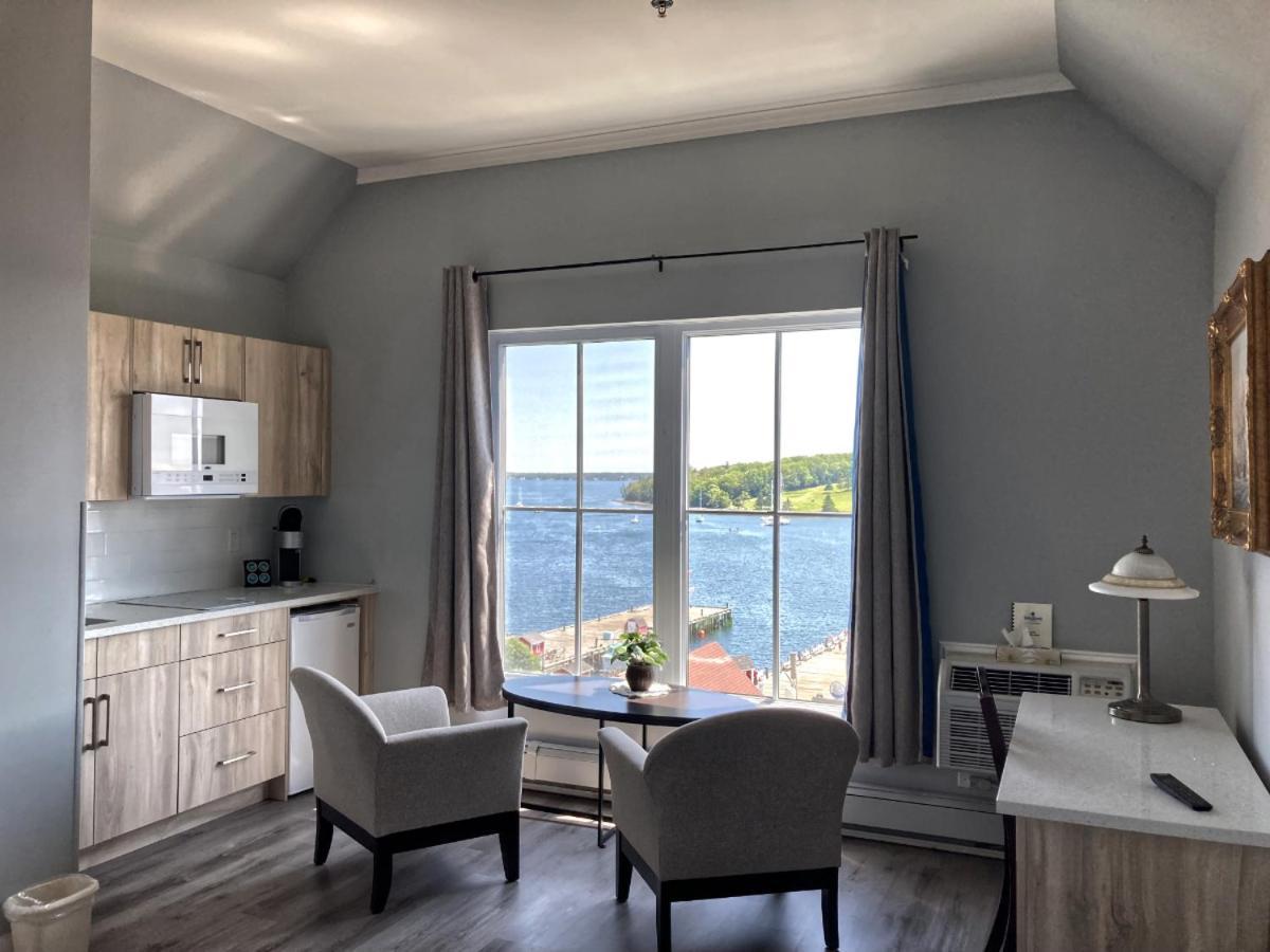 Lunenburg Arms Hotel Екстериор снимка