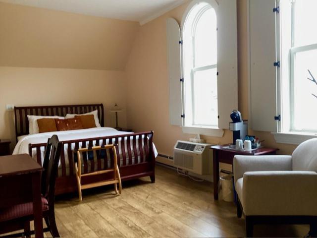 Lunenburg Arms Hotel Екстериор снимка