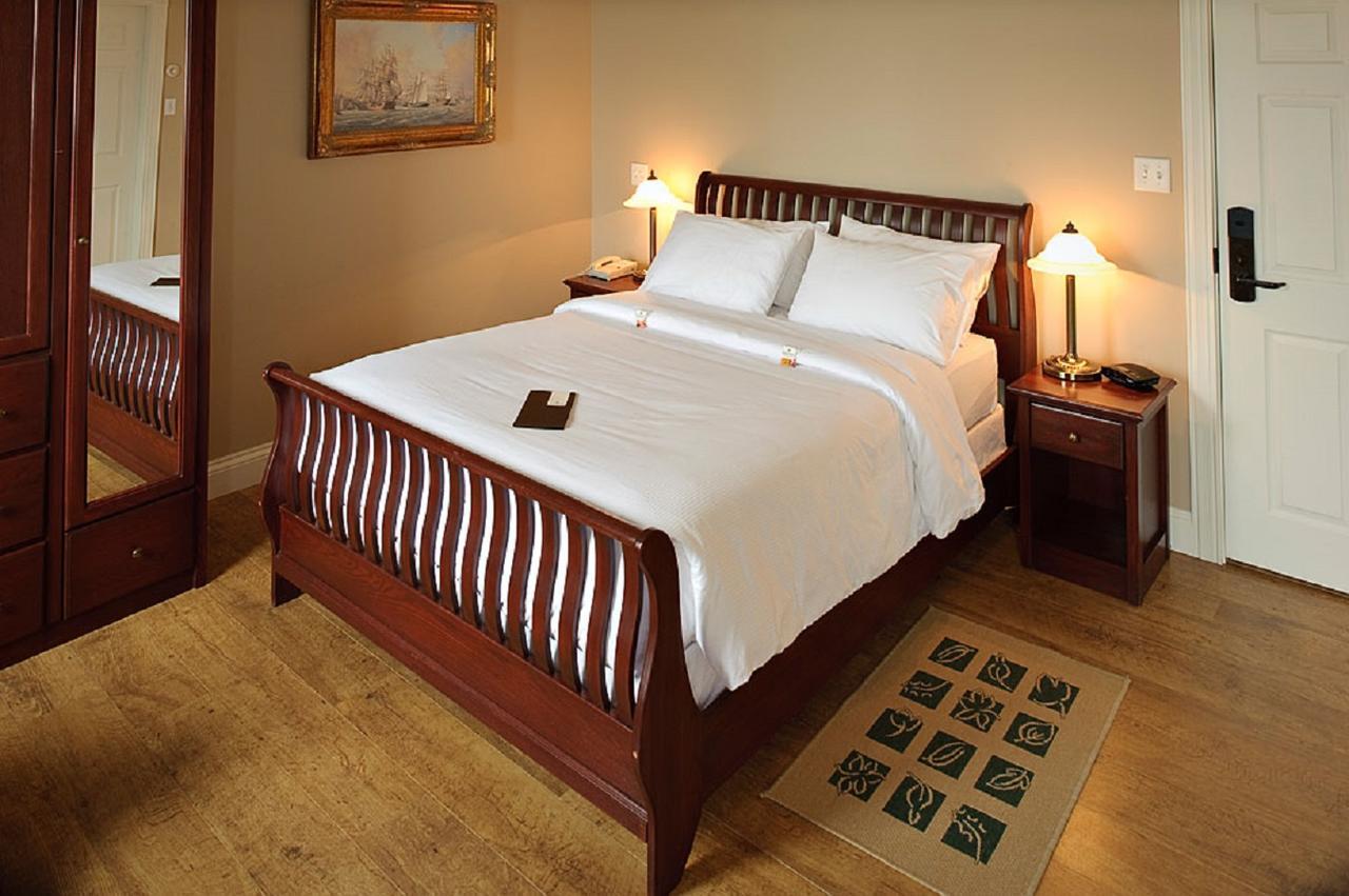 Lunenburg Arms Hotel Екстериор снимка