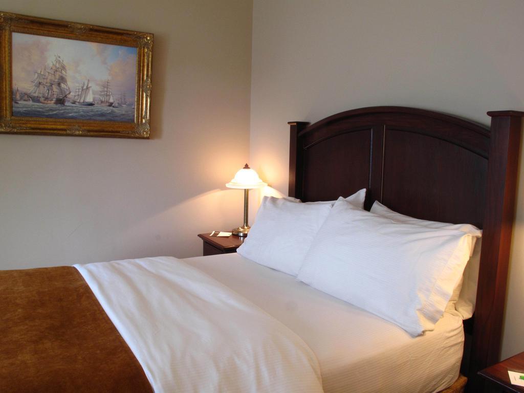 Lunenburg Arms Hotel Екстериор снимка